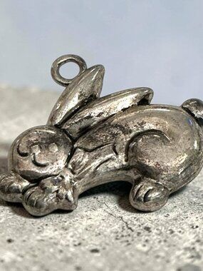 Vintage Silver-Tone Rabbit Charm Pendant 1 Inch Cute Bunny Design For Jewelry Ma